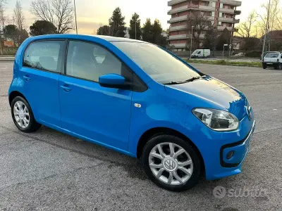 Usata VW up! 68 CV (50 kW) 2016 Blu Utilitaria
