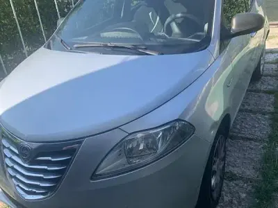 Usata Lancia Ypsilon Silver 69 CV (50 kW) 2013 Utilitaria