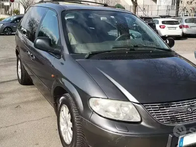 Usata Chrysler Voyager 116 CV (85 kW) 2003 Grigio Monovolume