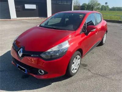 Usata Renault Clio IV 73 CV (53 kW) 2015 Rosso Berlina