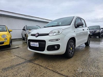 Usata Fiat Panda Young 69 CV (50 kW) 2014 Bianco Utilitaria
