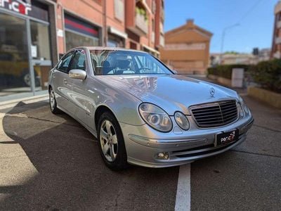 Usata Mercedes E320 Avantgarde 224 CV (164 kW) 2003 Argento Berlina