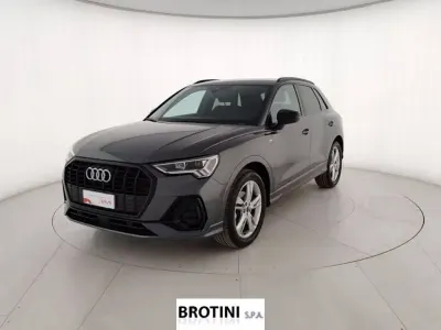 Usata Audi Q3 S-Line 150 CV (110 kW) 2025 Grigio metallizzato SUV