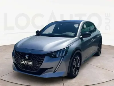 Usata Peugeot 208 GT 101 CV (74 kW) 2023 Grigio Utilitaria