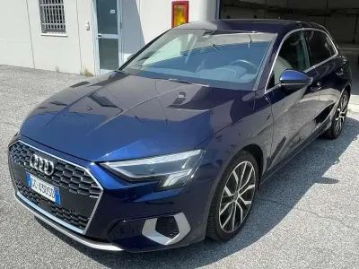 Usata Audi A3 Ambiente 131 CV (96 kW) 2020 Blu/azzurro Berlina