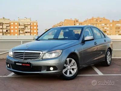 Usata Mercedes C220 Elegance 170 CV (125 kW) 2008 Grigio Berlina
