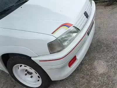 Usata Peugeot 106 98 CV (72 kW) 1995 Bianco Utilitaria
