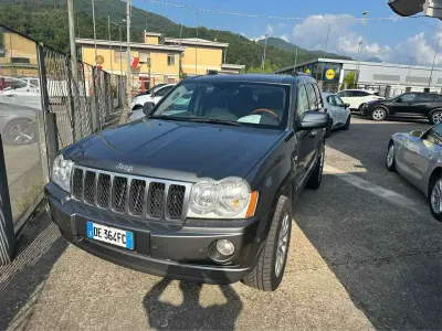 Usata Jeep Grand Cherokee Overland 218 CV (160 kW) 2007 Grigio SUV