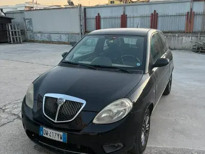 Usata Lancia Ypsilon 90 CV (66 kW) 2009 Nero Utilitaria