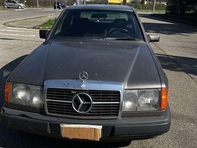 Usata Mercedes E200 122 CV (89 kW) 1984