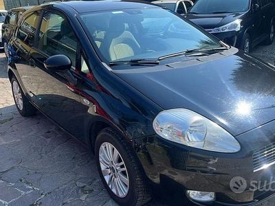 Usata Fiat Grande Punto Emotion 95 CV (69 kW) 2006 Nero Utilitaria