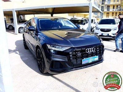 Usata Audi Q8 S-Line 286 CV (210 kW) 2022 Grigio SUV