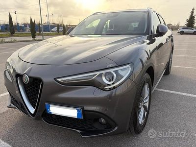 Usata Alfa Romeo Stelvio 190 CV (139 kW) 2021 Grigio SUV