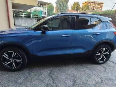 Usata Volvo XC40 R-Design 163 CV (119 kW) 2019 Blu/azzurro SUV