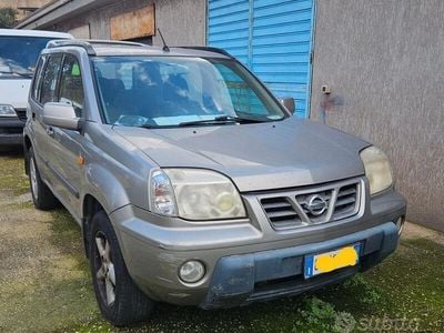 Usata Nissan X-Trail 114 CV (83 kW) 2002 Grigio SUV