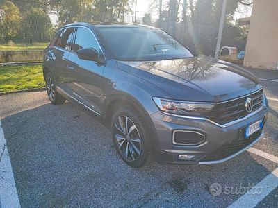 Usata VW T-Roc 116 CV (85 kW) 2019 Grigio SUV