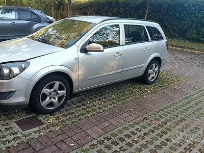 Grigio Usata 2008 Opel Astra Berlina | 2250 € (Buon prezzo)