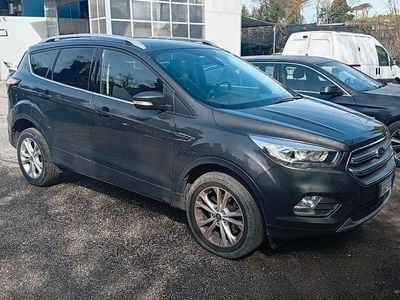 Usado Ford Kuga Business Edition 120 CV (88 kW) 2018 Gris SUV