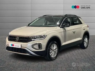 Usata VW T-Roc Life 110 CV (80 kW) 2023 Grigio SUV