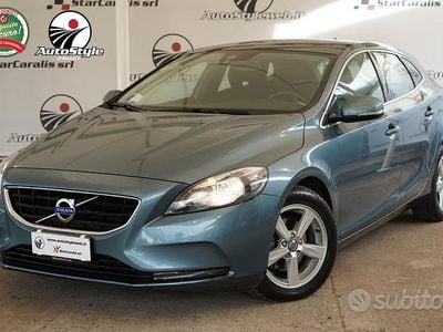 Usata Volvo V40 Kinetic 115 CV (84 kW) 2014 Blu Berlina