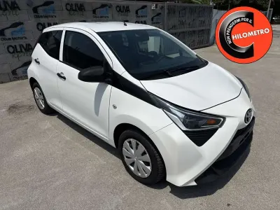Usata Toyota Aygo X-wave 72 CV (52 kW) 2021 Bianco Utilitaria