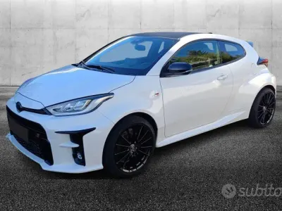 Usata Toyota Yaris 261 CV (191 kW) 2021 Bianco Utilitaria