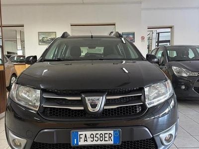Usata Dacia Sandero Stepway 90 CV (66 kW) 2015 Nero Berlina