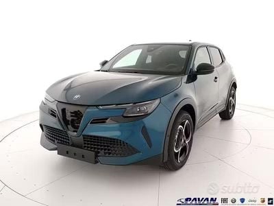 Nuova Alfa Romeo Junior Edizione Speciale 145 CV (106 kW) 2025 Blu SUV