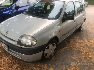 Usata Renault Clio 58 CV (42 kW) 2001 Berlina