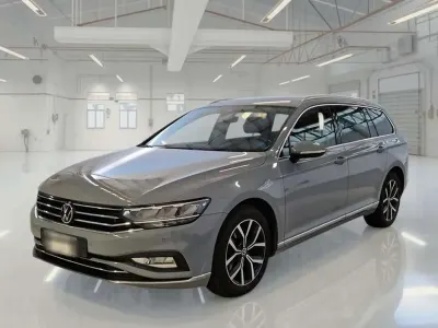 Usata VW Passat Executive 150 CV (110 kW) 2022 Grigio Station wagon