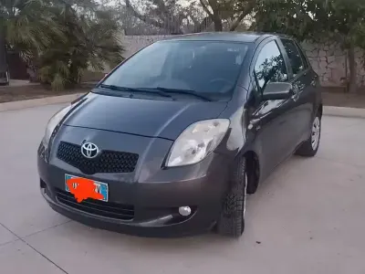 Second-hand Toyota Yaris 90 CP (66 kW) 2008 Gri Hatchback