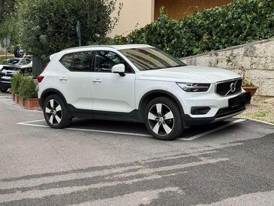 Usata Volvo XC40 Momentum 129 CV (94 kW) 2021 Bianco SUV
