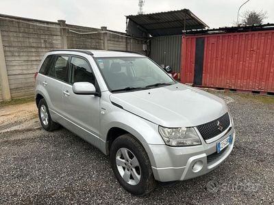 Usata Suzuki Grand Vitara 129 CV (94 kW) 2006 Grigio SUV