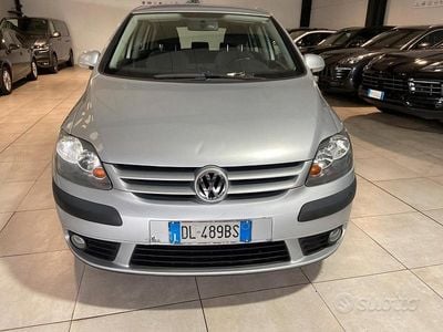 Usado VW Golf V Comfortline 102 CV (75 kW) 2007 Gris Berlina