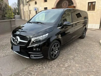 Usata Mercedes V250 190 CV (139 kW) 2023 Nero Monovolume