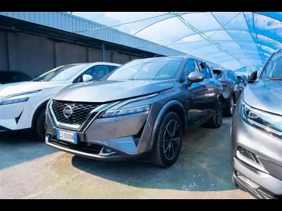 Usata Nissan Qashqai Tekna 140 CV (102 kW) 2022 Grigio chiaro SUV