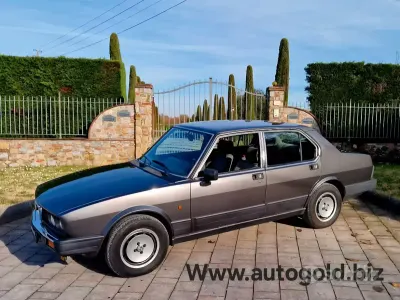 Usata Alfa Romeo Alfetta Quadrifoglio 125 CV (91 kW) 1983 Marrone Berlina