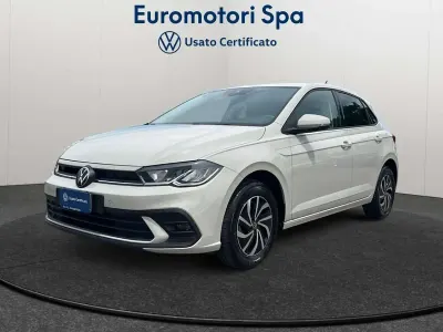 Usata VW Polo Life 95 CV (69 kW) 2023 Beige Utilitaria