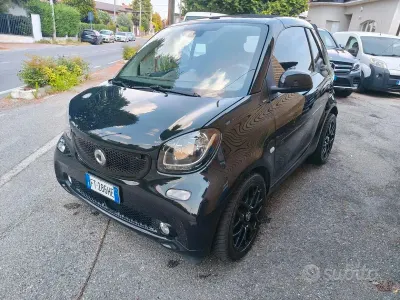 Usata Smart ForTwo Cabrio Brabus 71 CV (52 kW) 2018 Nero Cabrio