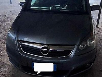 Usata Opel Zafira 2005 Grigio Monovolume