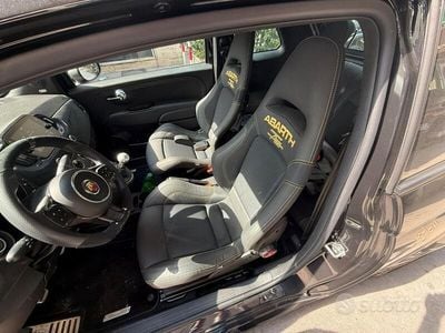 Usata Abarth 695 180 CV (132 kW) 2024 Nero Utilitaria