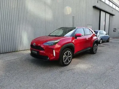 Usata Toyota Yaris Cross Lounge 116 CV (85 kW) 2023 Rosso SUV