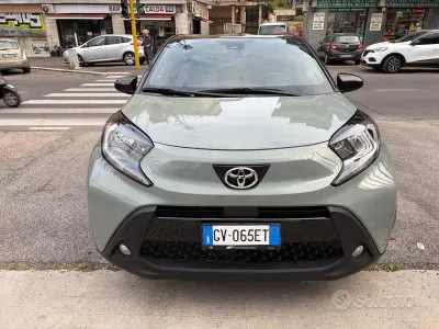 Second-hand Toyota Aygo X Lounge 72 CP (52 kW) 2024 Gri SUV