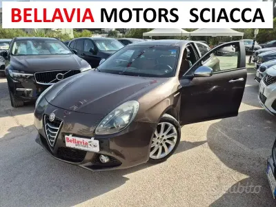 Usata Alfa Romeo Giulietta Exclusive 175 CV (128 kW) 2014 Marrone Utilitaria