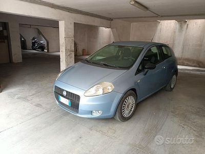 Usata Fiat Grande Punto 90 CV (66 kW) 2006 Grigio Utilitaria