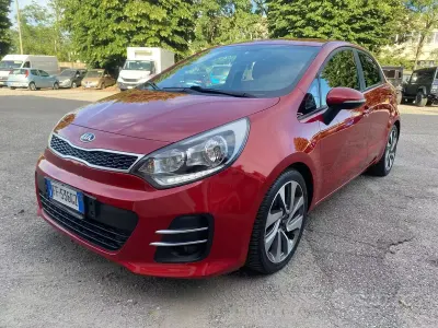 Usata Kia Rio 83 CV (61 kW) 2016 Rosso Utilitaria
