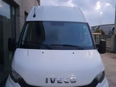 Usata Iveco Daily 140 CV (102 kW) 2022 Bianco Furgone