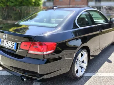 Usata BMW 335 Efficient Dynamics 306 CV (225 kW) 2010 Nero Coupé