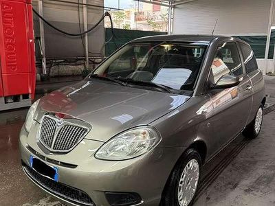 Begagnad Lancia Ypsilon 69 HK (50 kW) 2005 Halvkombi