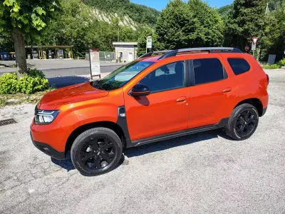 Usata Dacia Duster Extreme 101 CV (74 kW) 2023 Arancione SUV